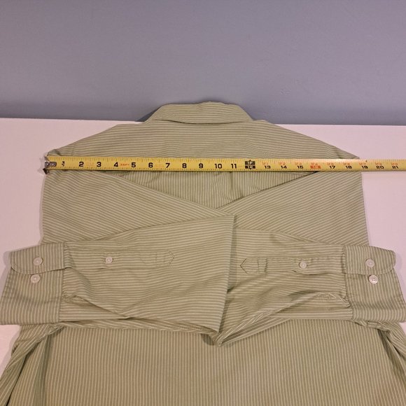 Vintage J. Crew Men's Medium Long Sleeve Button Down Shirt Style 67411 (2005) - Picture 14 of 14